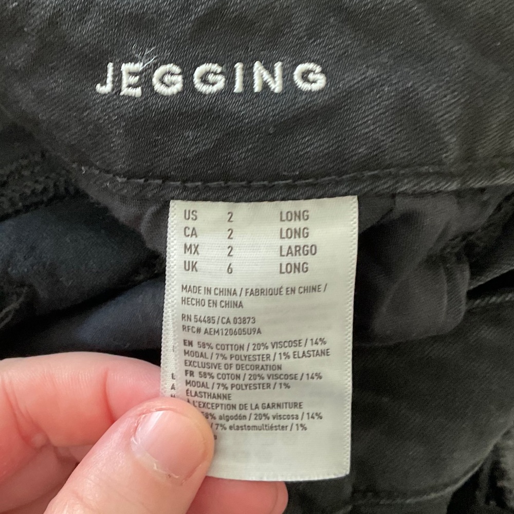 American Eagle Black Distressed Jeggings - Size 2 Long - Picture 8 of 12